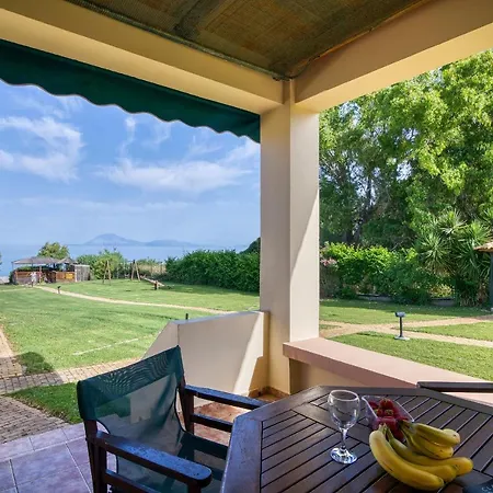 Casa de Férias Analipsi Front Kástro Tornéze