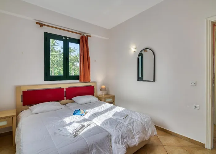 Analipsi Front Casa de Férias *